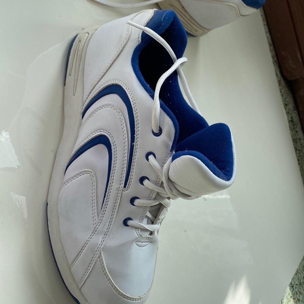Men’s sneaker white with comfy blue cushion inside size 11  for walking, tennis